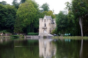 Le Château de la Reine Blanche, utilisé pour les artisans travaillant le long de la Bièvre.